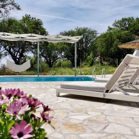 Sea Breeze - N.1 With Private Pool Apartmán Kalamítsi