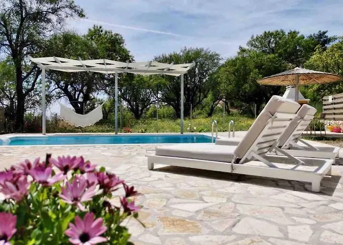 Sea Breeze - N.1 With Private Pool Apartamento Kalamítsi